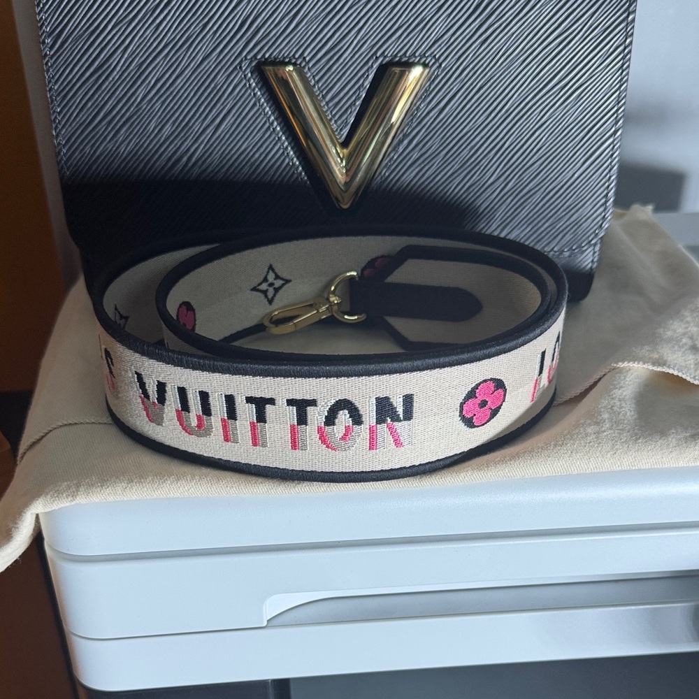 Louis Vuitton Black EPI Twist with Gold Accents and Matching Wallet- - Picture 13 of 16